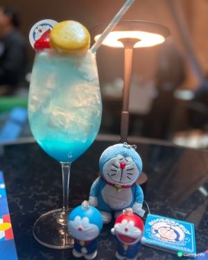 這是期間限定店100%多啦A夢 & Friends的主題餐廳