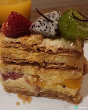 最愛吃自助餐，選擇種類繁多。有熱食，凍海鮮，甜品應有盡有@雅