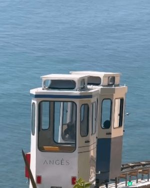 深圳市大鵬半島雲海天使灣
不單有美?的海景，還有海中韆鞦及