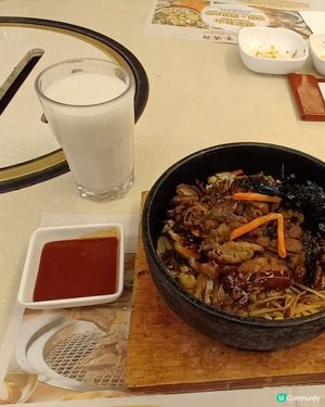 熱辣辣石頭鍋飯