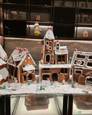 香港萬麗海景酒店萬麗咖啡室推出自助餐，食物豐富，可以仼食蟹腳