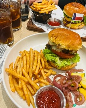 好味 burgerssss