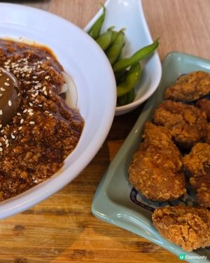 鹽酥雞肉燥流心蛋撈烏冬😋