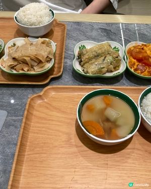 新蒲崗素食餐廳的兩餸飯