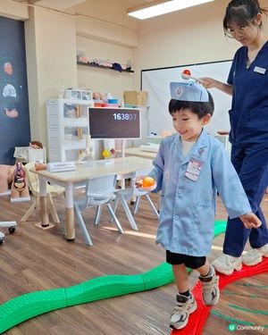 Adrian好鍾意role play醫生護士, 成日係屋企要