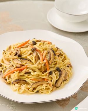 雜菌炒伊麵，少油不錯