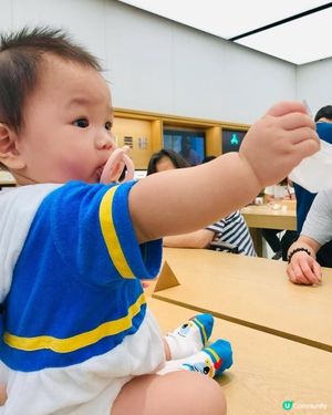 媽咪整電話乖乖等🥰姐姐哥哥陪玩好開心！