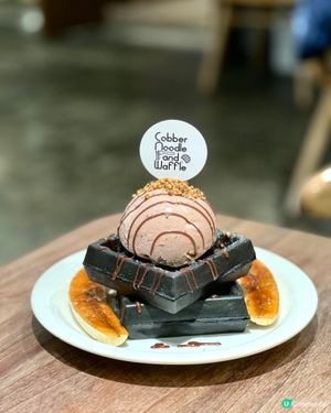 《觀塘高質西餐 必試焦糖香蕉糯米窩夫😋》