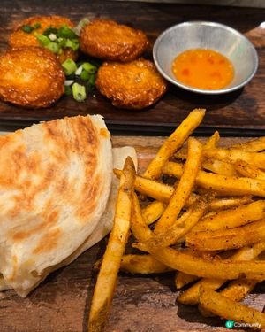 芝士火腿手抓餅+墨魚餅