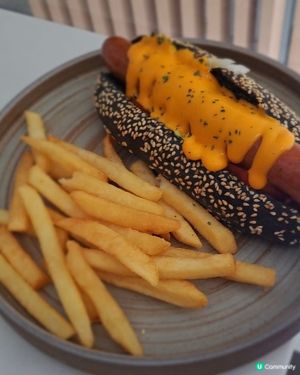 煙三文魚手卷+熱狗🌭！大圍小清新🤤！