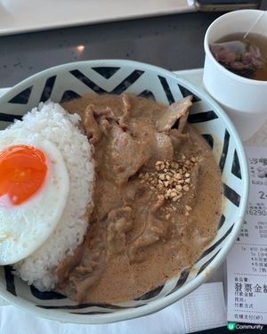 多肉肉的沙嗲牛肉飯