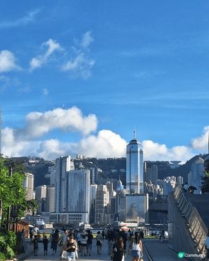 M+為藝術博物館，可在內欣賞中西合璧的藝術作品。而東岸板道及