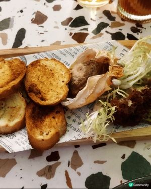 今晚同朋友去旺角Amico 1890食晚餐，試下佢哋招牌嘅水