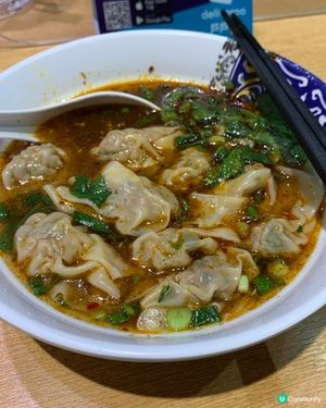 今晚食乜好？麻辣雲吞麵🤤！