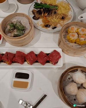 帝都酒店的國穗軒，價錢相宜， 點心食物質素唔差，最欣賞嘅係羅