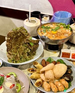 火山排骨🌶️媽媽麵🍜！泰國風味🤤！
