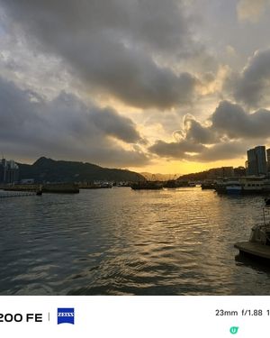享負盛名的香港維多利亞港，無論日夜，也適合遊人遊覽和打卡
