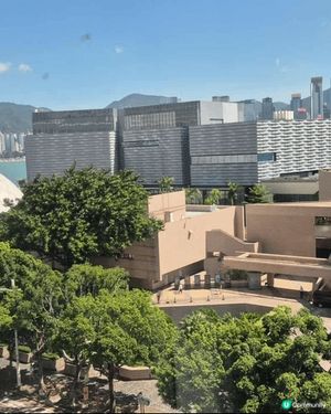 尖沙咀太空館方向面海係一個打卡既好地方，加上海風吹埋嚟真係好