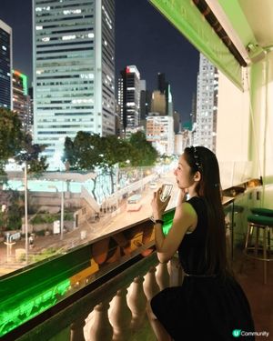 灣仔和昌大押其實3樓係酒吧餐廳，live band添！
晚上