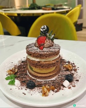 尖沙咀人氣日式Pancake 

雜果朱古力班戟
有三件班戟