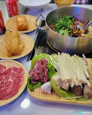 天氣凍凍雞煲打邊爐🤤！至尊雲吞麵放題任食！