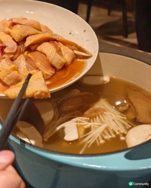 野菌雞鍋，鮮味十足
