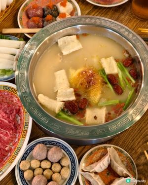 七十年代風裝修火鍋店，抵食二人套餐