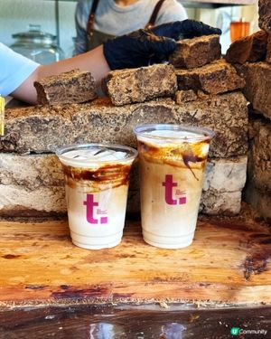 現場即點即刨黑糖😋 視覺味覺雙重滿足！