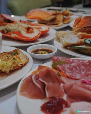 年尾獎勵自己！🦞鴨肝佛跳牆🤤！六國酒店自助餐！🎉