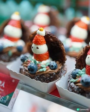 西樹泡芙聖誕限定🎅🏻榛子味聖誕老人造型超正😋