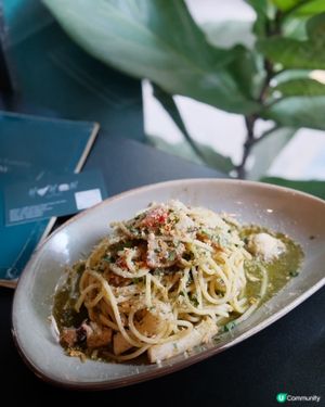 大學站高質意粉漢堡小店