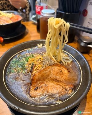深水埗拉麵控必收！「麵屋黑岩」黑蒜湯底超濃郁