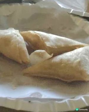 新年梗係要去林村行吓許個願啦. 行到攰攰地就要搵間舖頭坐低食