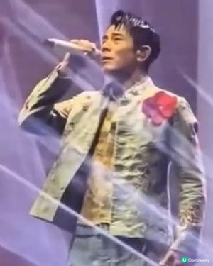 燈光與舞影交織的震撼夜 🌌