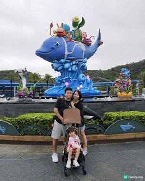 第一二張在飛船樂園 地方很大