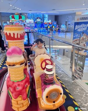 放暑假真係考驗體力㗎！帶小朋友出街玩，去戶外又熱到暈，去公園...
