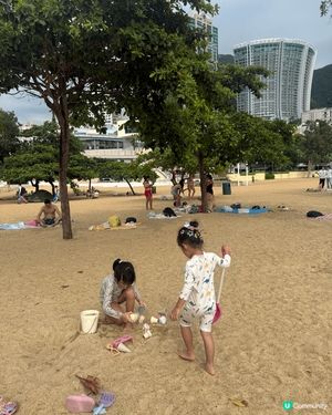第一次去位於港島的淺水灣沙灘，發現沙質同水質都幾好，當日人潮...