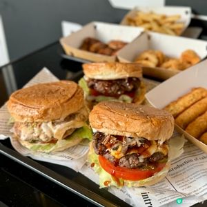 西貢搵食記！手工漢堡包小店🍔😋勁大個勁足料！