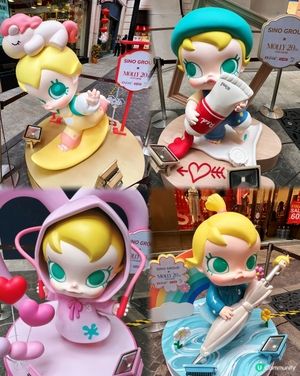 灣仔利東街巧遇Molly20週年公仔！😍