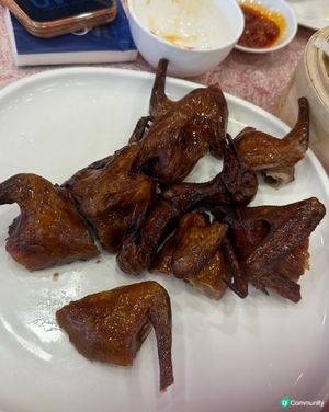 星期日一家人出街飲茶，傾吓偈享受家庭樂