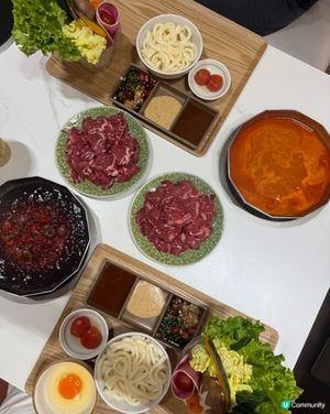 一個人火鍋！海陸豪食 🤤