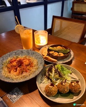 西營盤Fusion西餐 A.O.M 
有室內又有户外 are