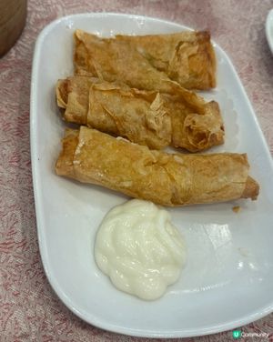 一家人去飲茶，食點心，傾吓偈，