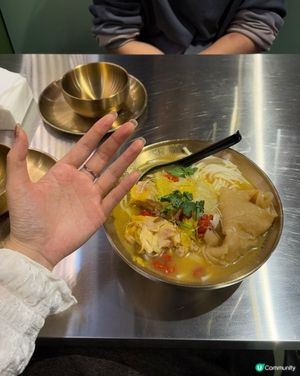 旺角花膠雞米線個花膠大過我隻手！