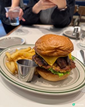 The pantry 素芝士漢堡🍔配薯條