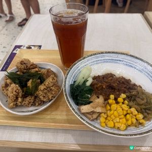 荃灣人龍店｢台蔡滷肉飯｣由年輕港台夫婦主理,開業短短兩年人氣