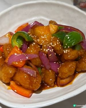 人人都話飲牛奶🥛會高… 咁究竟牛奶冰室嘅職員，又高唔高呢？🤡