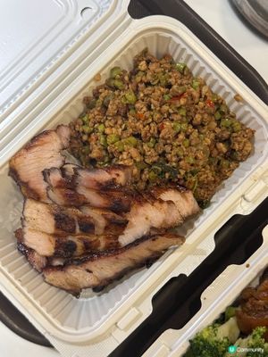 九龍城高質泰式兩餸飯