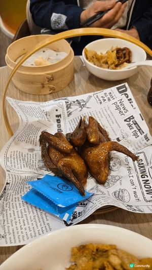 一間充滿驚喜之新派潮州菜館「自己人」，位於新城市廣場三期。環