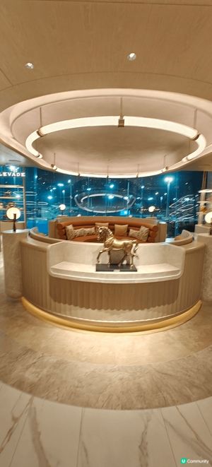 跑馬地馬場，真的很豪華，很美觀，如賽馬日來更加熱鬧。
我要